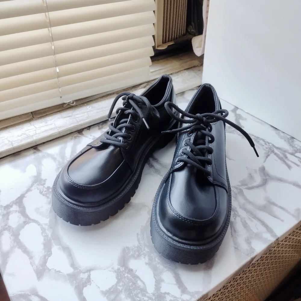 Black Platform Lace-Up Oxford Shoes
